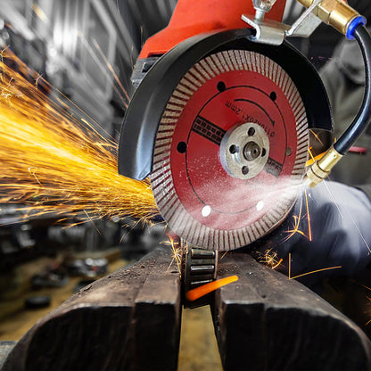 🧰💦 Poreltávolító vízsugár a vágógéphez! Nagy hatékonyságú porcsökkentés és hűtés, a szerszám élettartamának meghosszabbítása